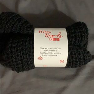 Uniqlo scarf